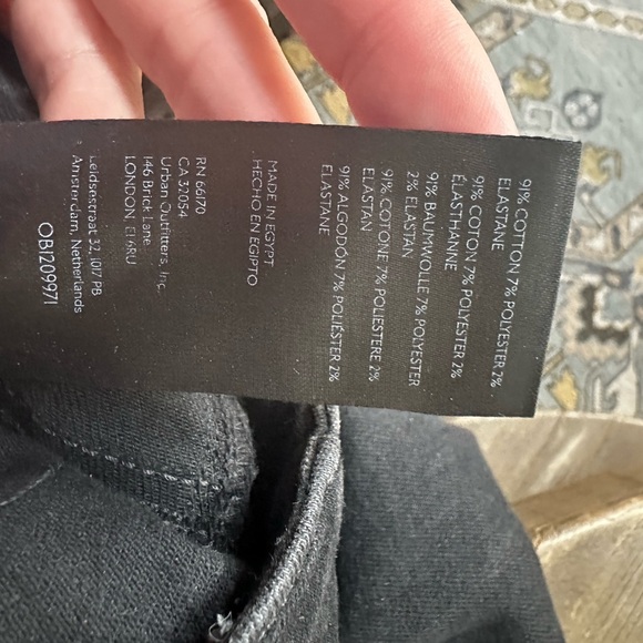 Free People “We the Free” high waisted 2 button jeans. Flare leg size 26 - Picture 7 of 7